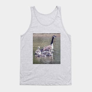 Mother goose with baby goslings Tank Top
